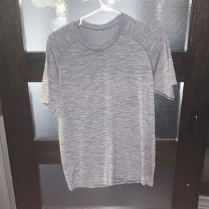 Lululemon grey tshirt